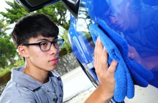 Good news for DIY car wash players! Simple operation can make your car shine.