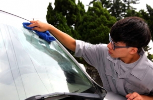 Say Goodbye to the annoying oil film on the glass!